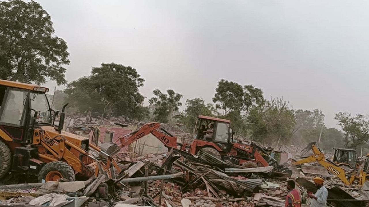  SlumFree Chandigarh 12 Acres of Land Cleared in Sector 5354 Amid Major AntiEncroachment Drive 