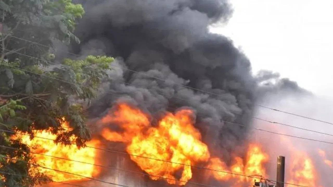  Telangana Factory Turns Into Death Reactor, 10 Workers Burnt Alive! 