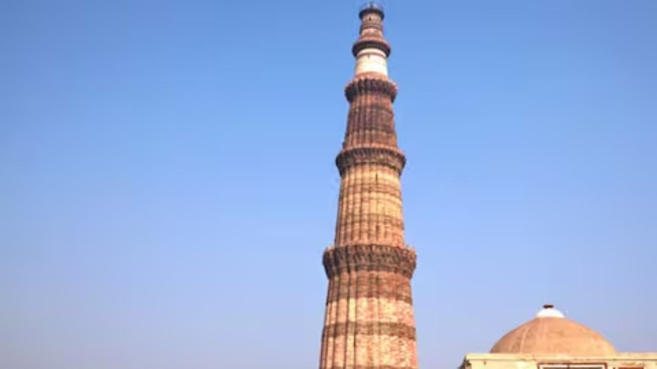  From Red Fort to Chandni Chowk Are Delhis Historic Monuments Set to Be Painted Saffron? 