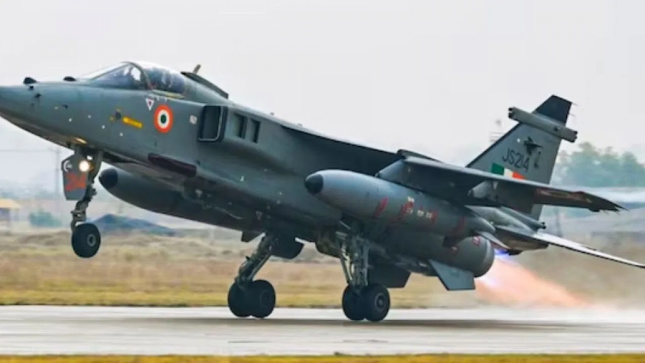  Churu Crash Sparks Debate Is It Time for India to Retire Jaguar Fighter Jets? 