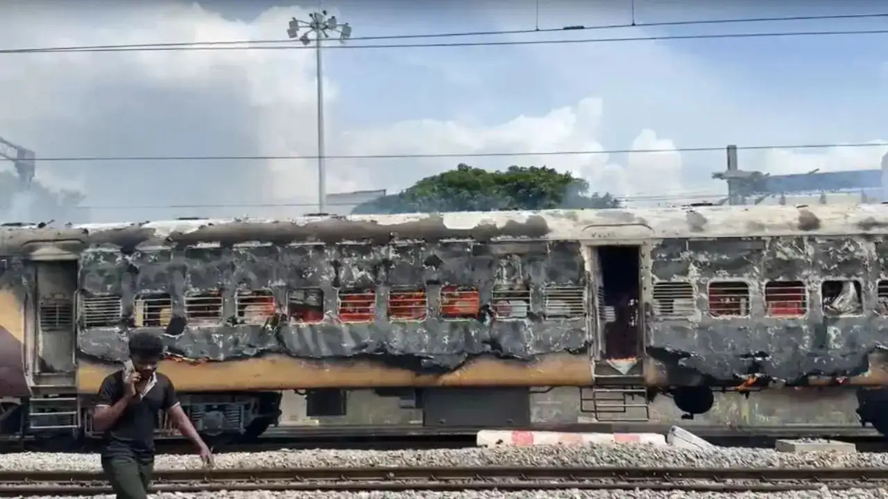  Hisar Express Catches Fire Near Tirupati, Vande Bharat Stops Just in Time 