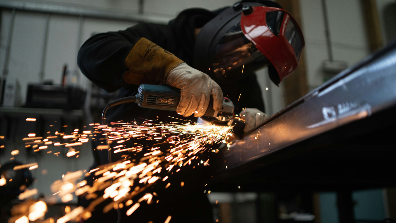  Indias Manufacturing Sector at Its Strongest in 17.5 Years  July PMI Soars to 59.2 