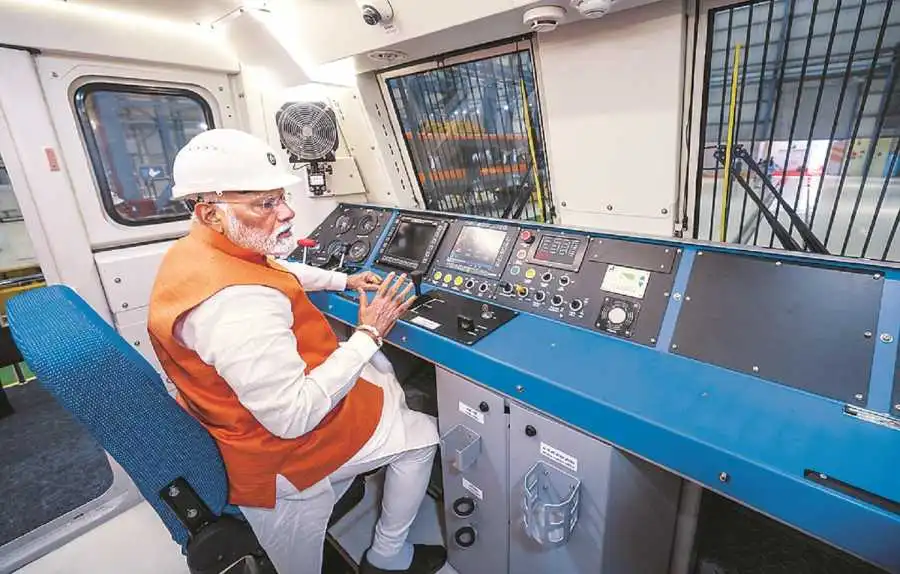 Gujarat New Locomotive Plant at Dahod: First D‑90 Electric Engine Flagged Off