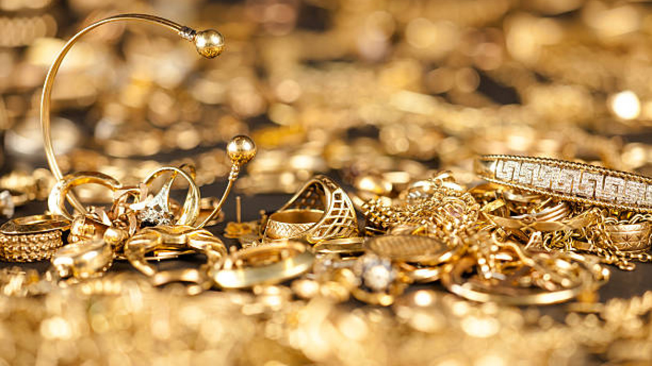  Gold Up Nearly Rs 45,000 per 100 Grams in November Silver SparklesWhats Next for Metals? 