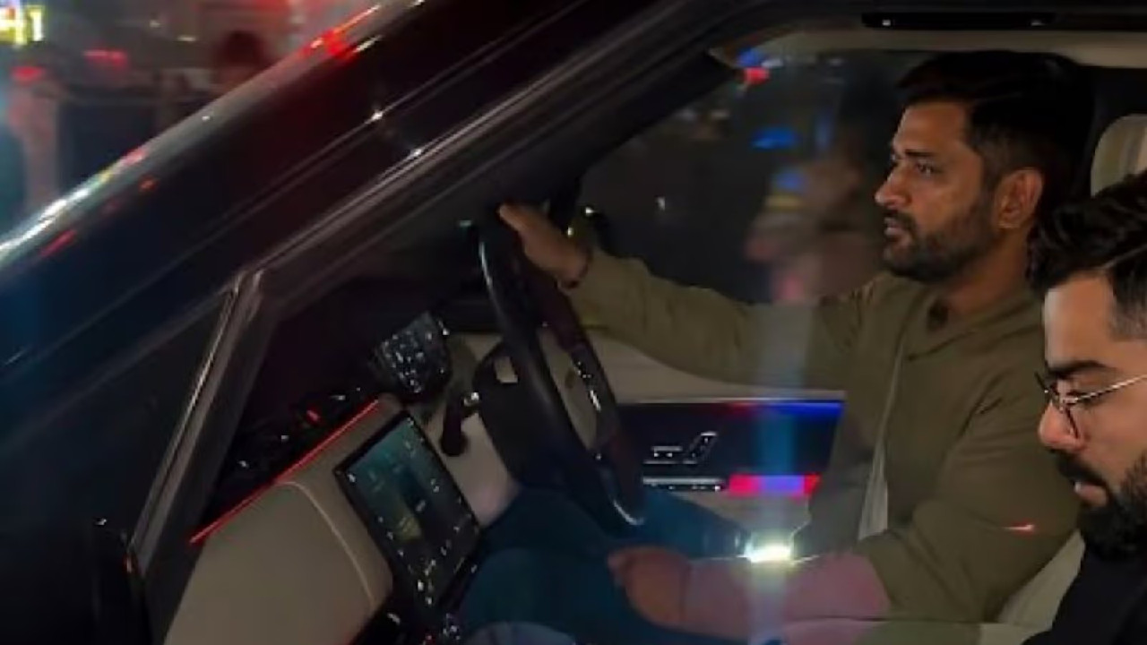  Relaxed Mood in Ranchi as Indian Players Assemble at Dhonis Residence Before ODIs 