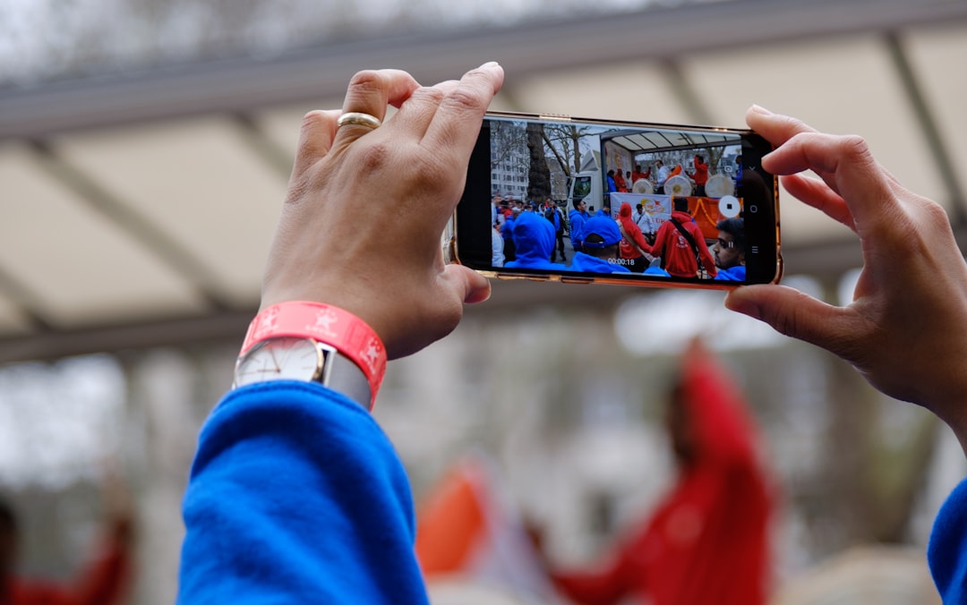  World's Best Display Smartphone Reveals Its Secret Perks