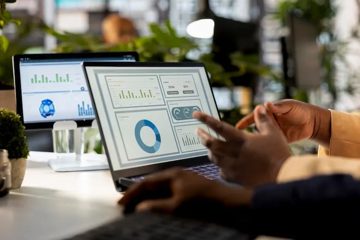 What Is Real-Time Work Management Software? A Clear Guide