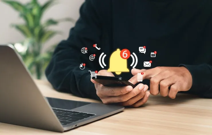 How Real Time Alerts Help Managers React Faster