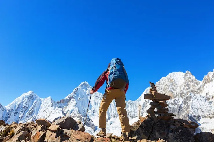 Trekking in Uttarakhand: Top Himalayan Trails for Beginners 