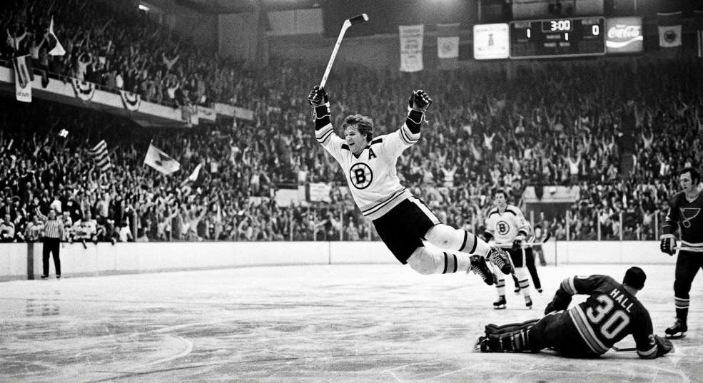 Iconic Photos That Defined Hockey History: Legendary Moments in the NHL