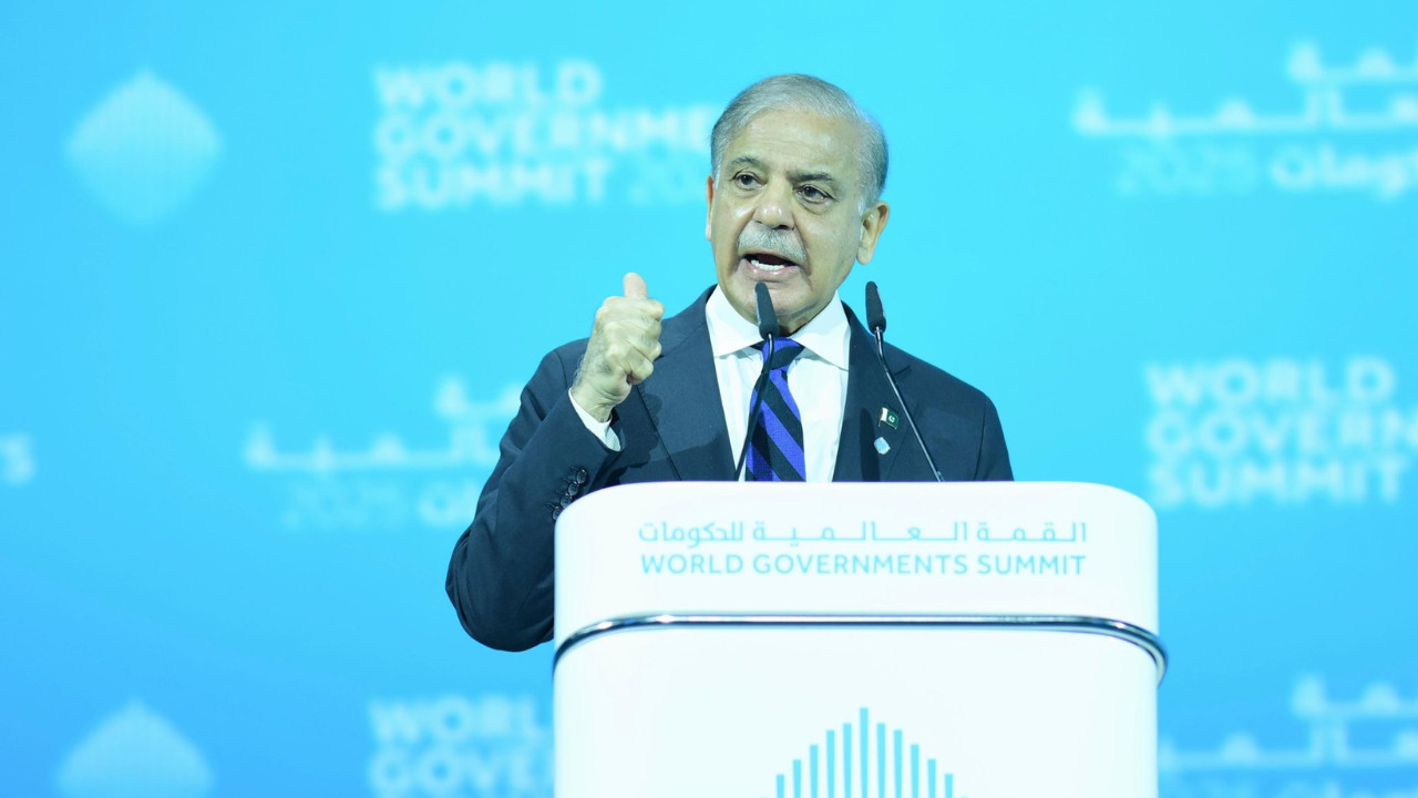  MidAir Salute by Shehbaz Sharif Sparks Online Reactions, Video Goes Viral 