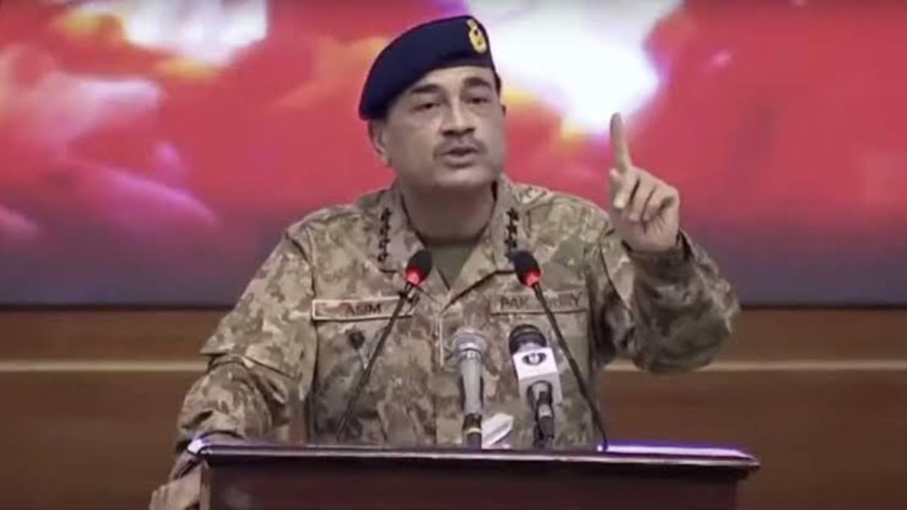  Iran Accuses Pakistan of Double Game, Targets Army Chief Asim Munir 