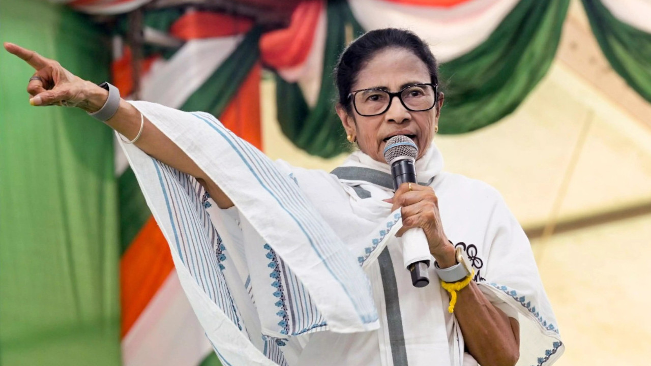  List of rebel TMC MPs revealed! Shatrughan Sinha, Yusuf Pathan also join chorus against Mamata Banerjee 