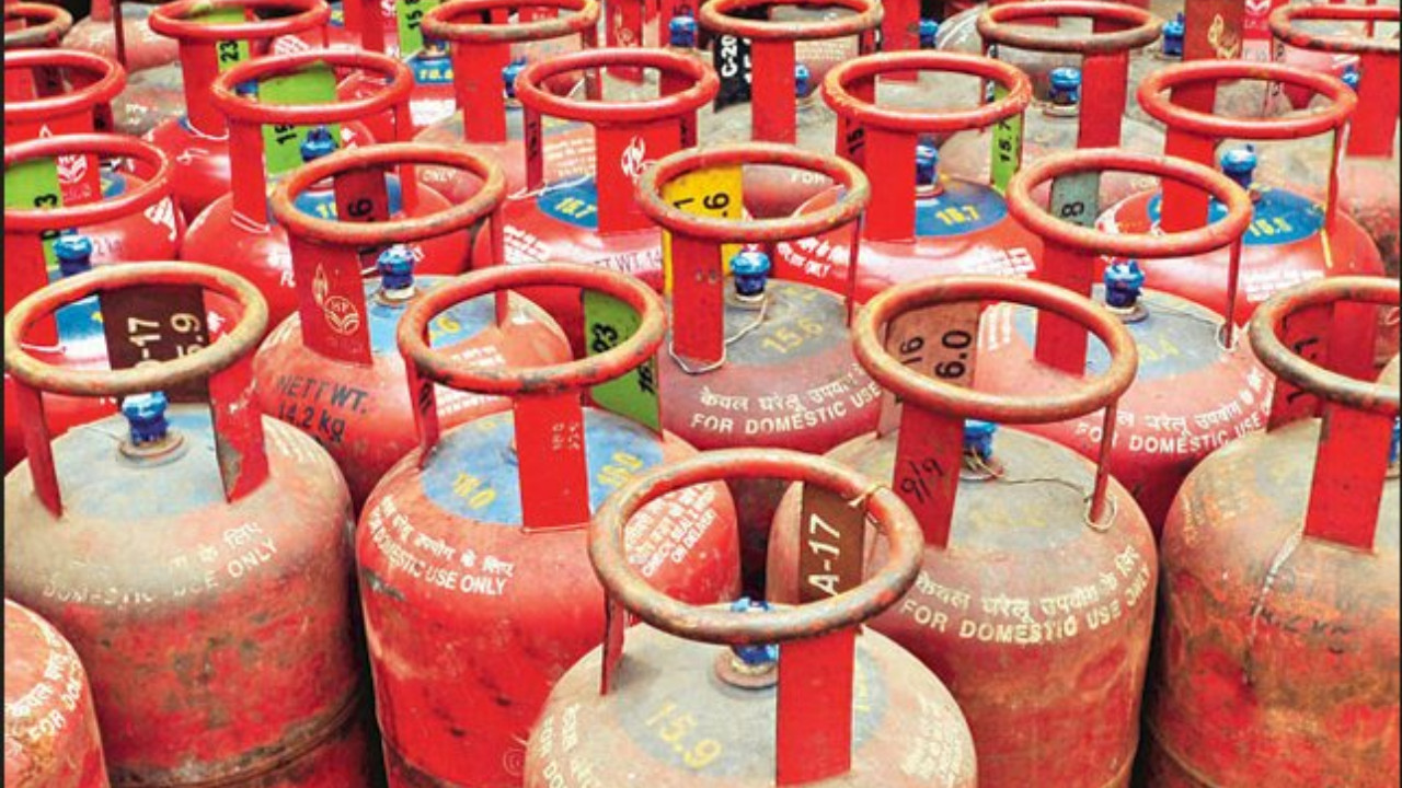  LPG Price Today, October 10 Check Domestic and Commercial Cylinder Rates in Your City 