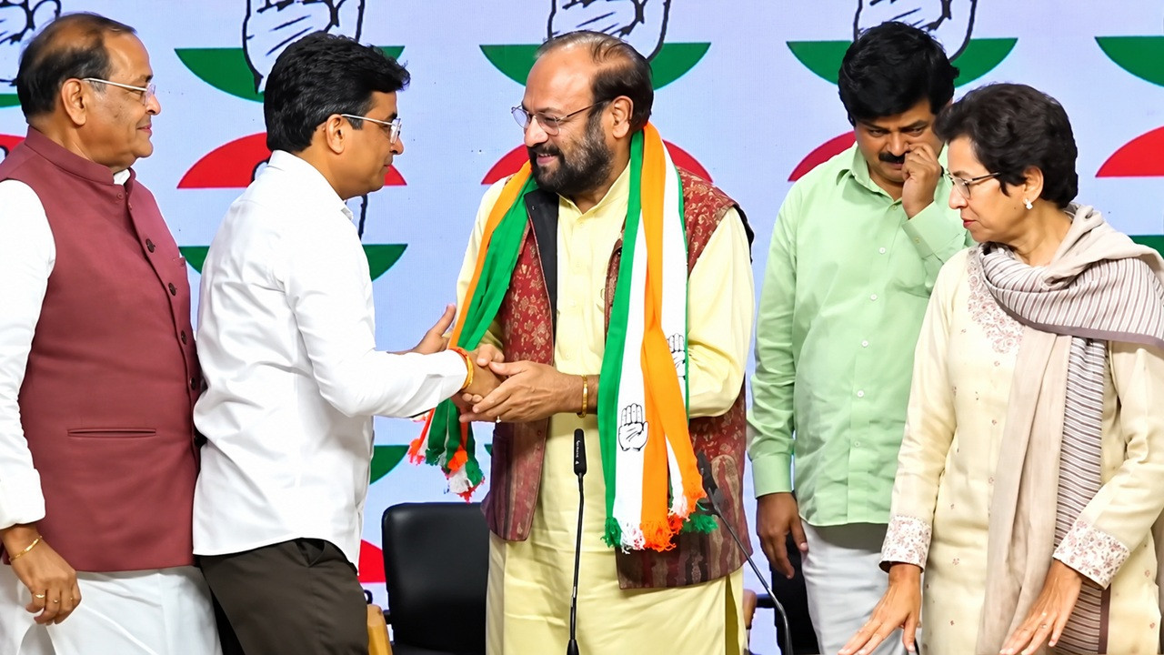  Singer Jubin Nautiyals Father Ramsharan Nautiyal Joins Congress, Alleges Humiliation in BJP 